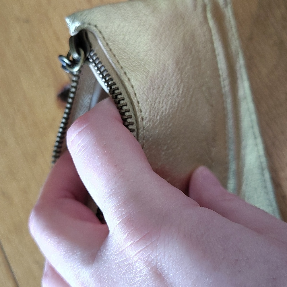 Kenneth Cole Gold Leather Zip Wallet - Picture 3 of 12